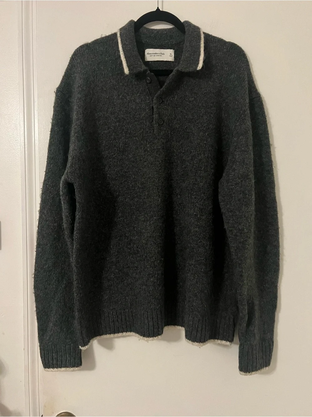 Abercrombie & Fitch Dark Gray Crewneck Polo Sweater with Cream Trim size XL